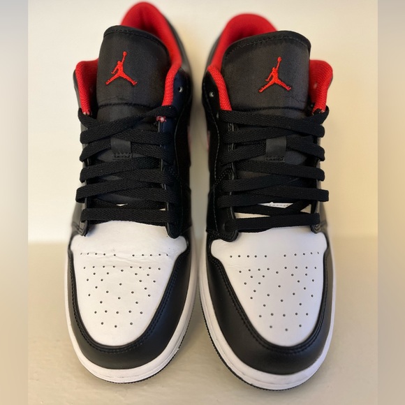 PRICE DROP!🎈Like new Air Jordan 1 Low red and black. - Picture 7 of 9